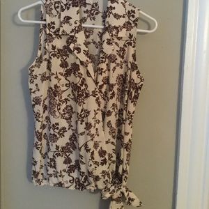 XS sleeveless blouse